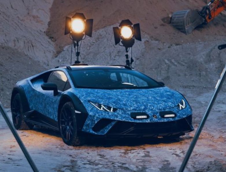 Huracán Sterrato “Opera Unica”: L’Eccellenza Artistica di Lamborghini dal Cuore Blu