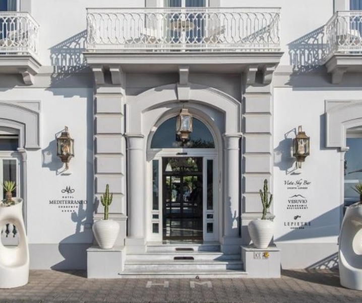 Hotel Mediterraneo: lusso ed eccellenza della penisola sorrentina