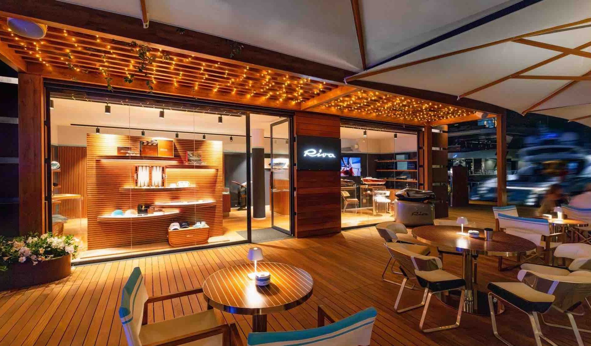 Estate in “Stile Riva”: la nuova Riva Lounge a Puerto Banús