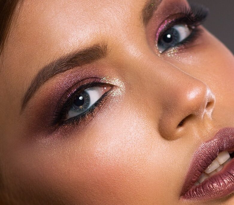 Make-Up occhi: tecniche e prodotti per uno sguardo intenso
