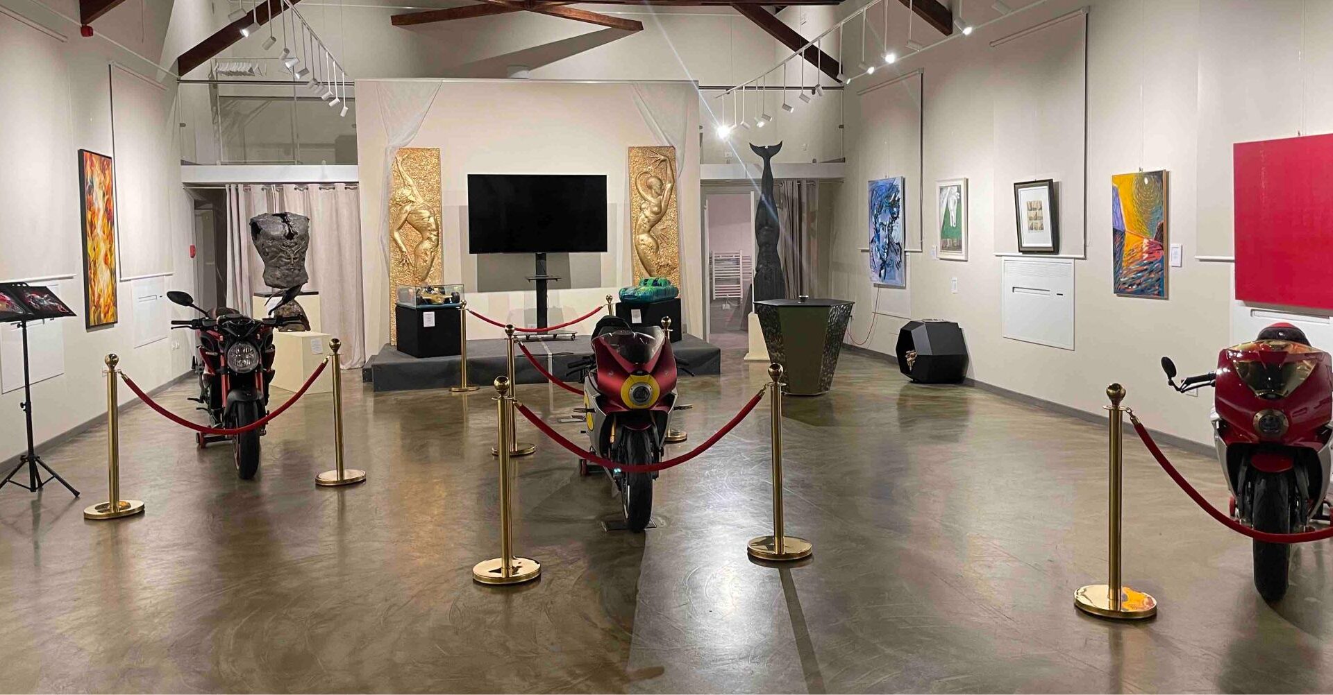 Motori, Lusso e Arte: pura sinfonia d’eccellenze firmata Container Lab