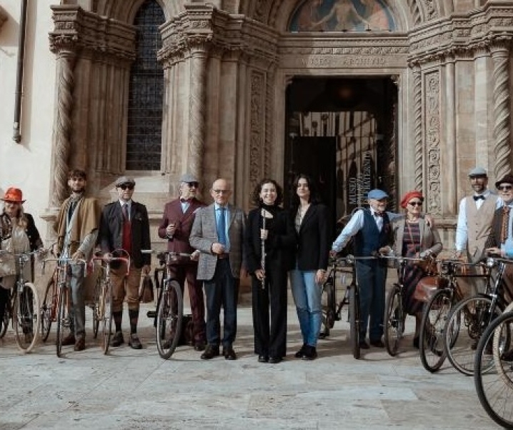 Ritorno al fascino: Arezzo riscopre l’eleganza Dandy senza tempo