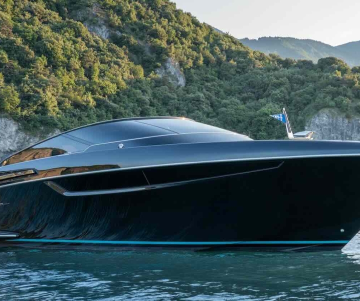 Riva Cento: L’eleganza contemporanea di un mito nautico
