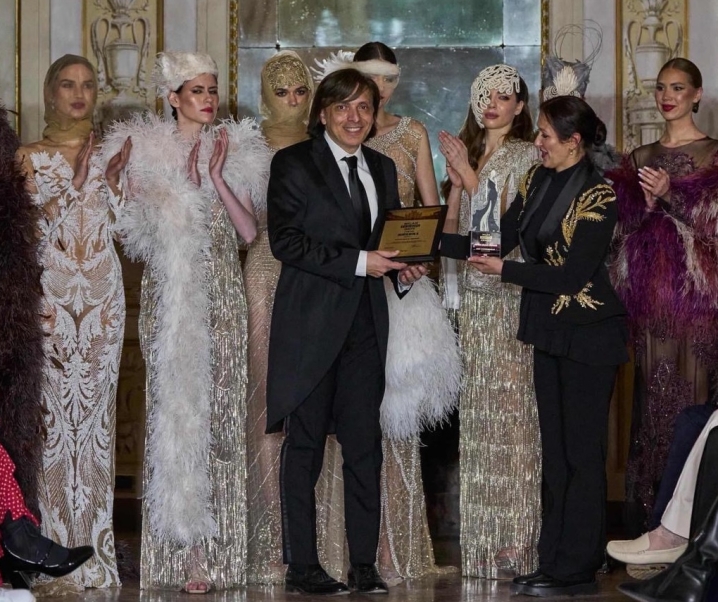 Anton Giulio Grande riceve il prestigioso premio “Best Womenswear Designer”