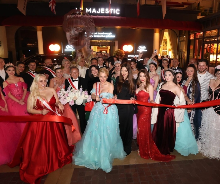 “The Grand Ball of Princes and Princesses” a Cannes: La magia di una notte straordinaria