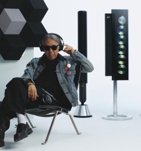 Fragment Design reinterpreta quattro icone di Bang & Olufsen